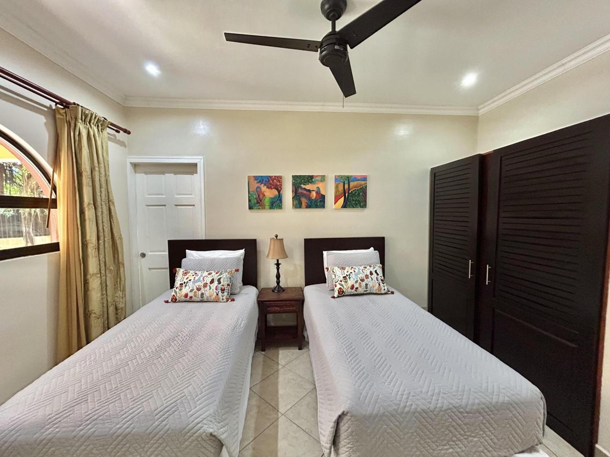 Sunrise 1- 3 Bedroom Poolside Condo تاماريندو المظهر الخارجي الصورة