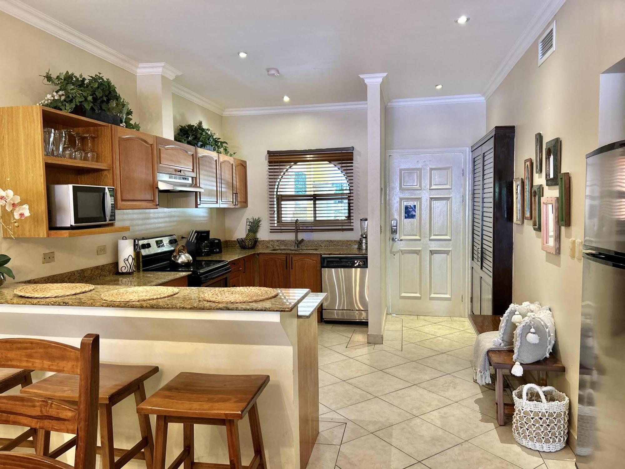 Sunrise 1- 3 Bedroom Poolside Condo تاماريندو المظهر الخارجي الصورة