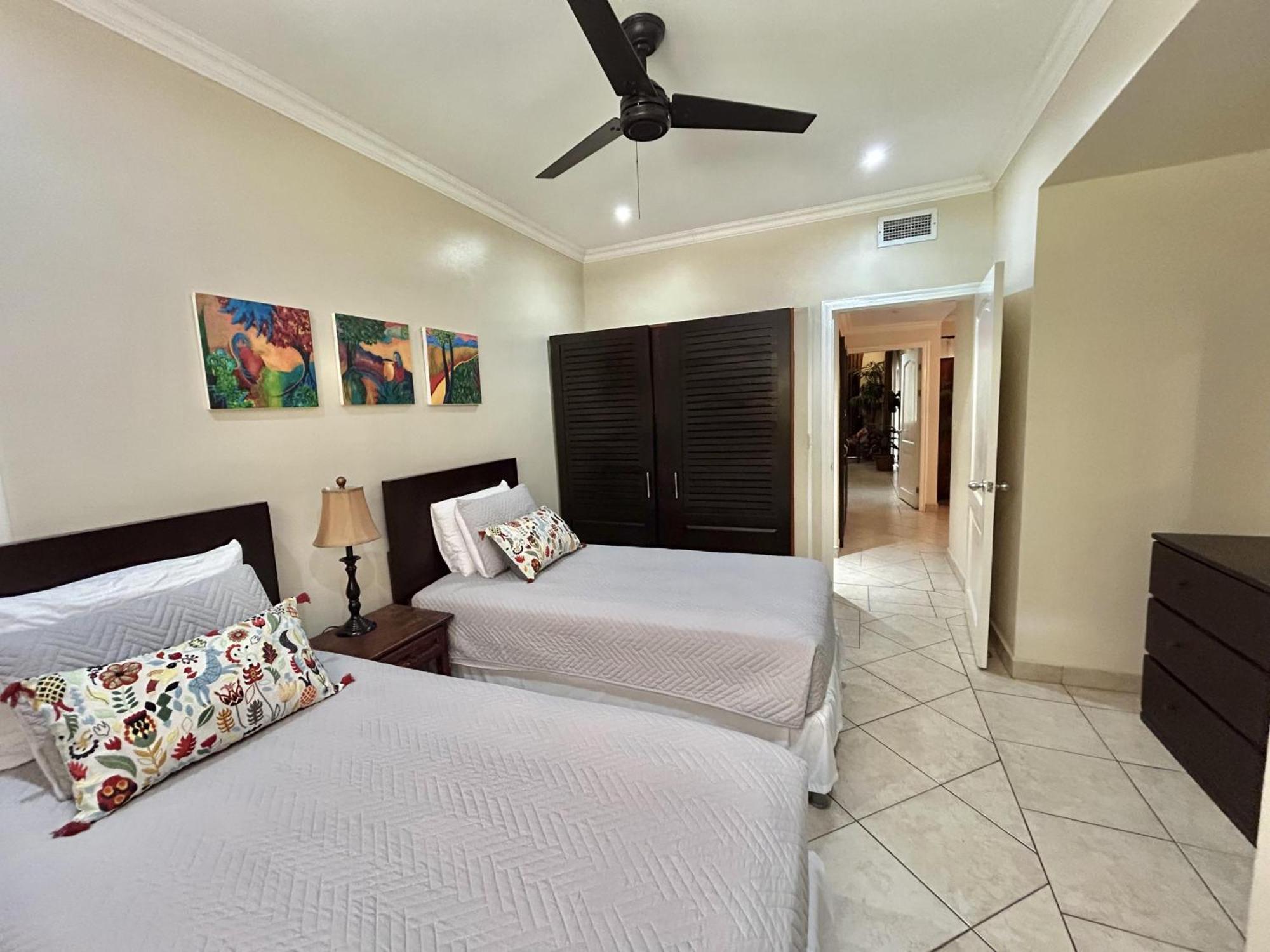 Sunrise 1- 3 Bedroom Poolside Condo تاماريندو المظهر الخارجي الصورة